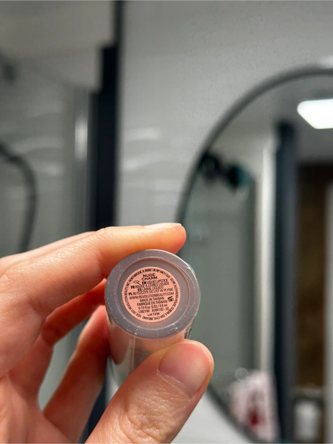 Makeup Revolution Matte Bomb Liquid Lipstick - photo 2