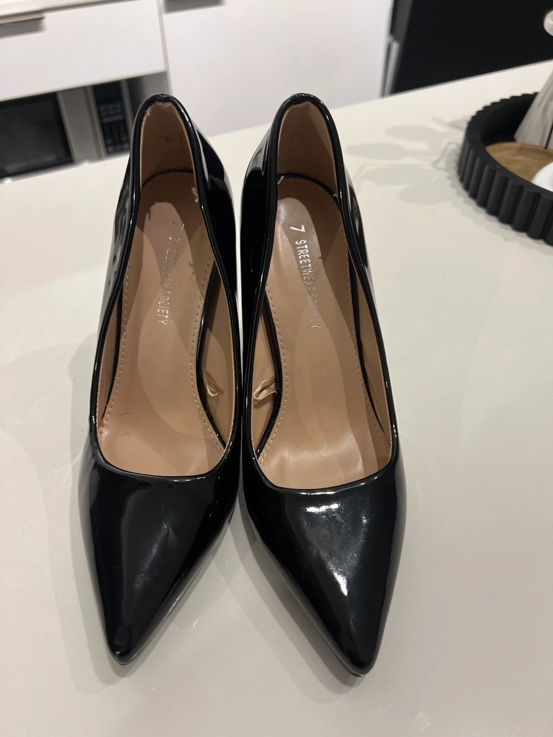 New Black Patent Pointed Toe Heels - Size 7 - photo 4