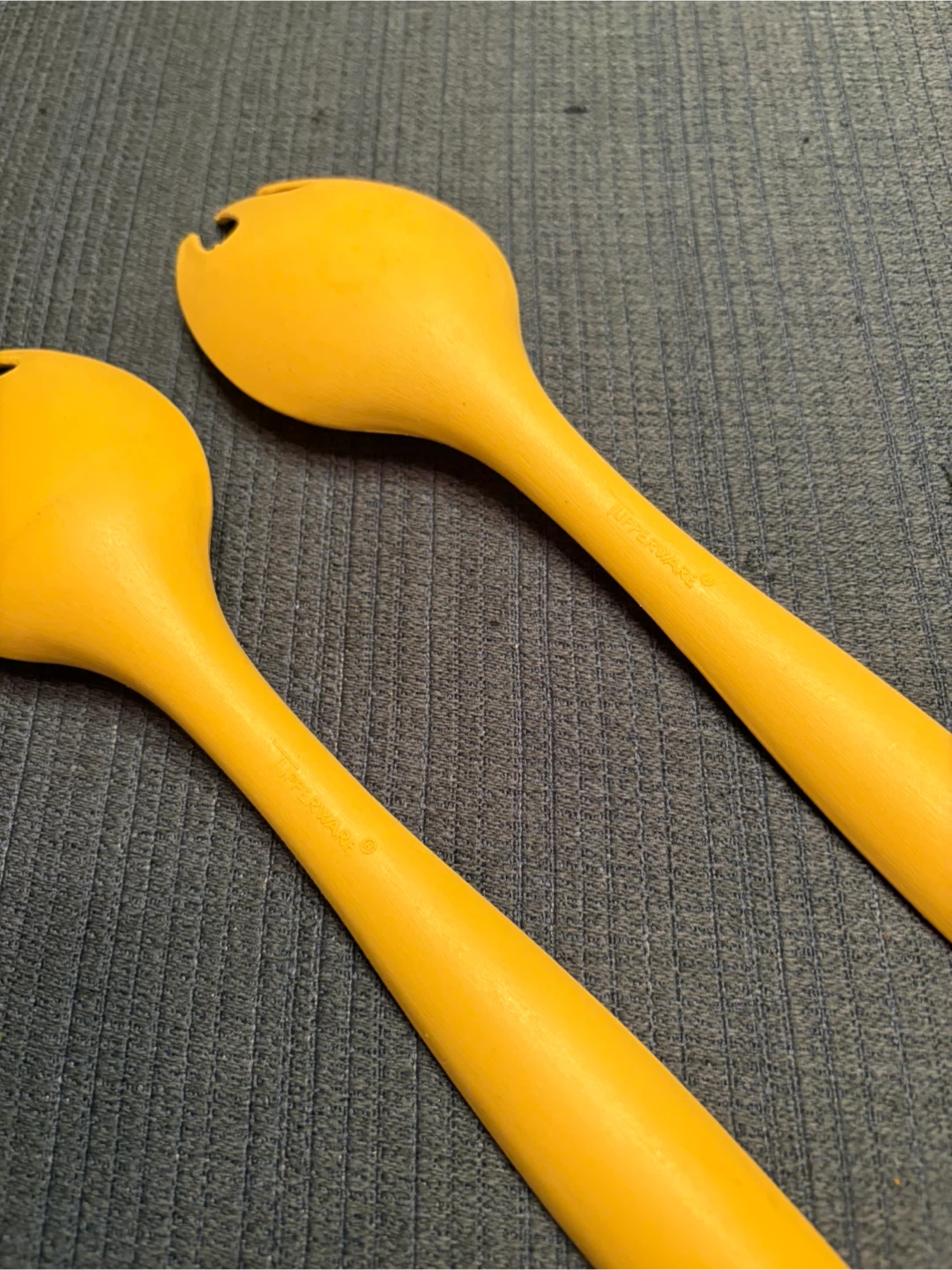 Tupperware Salad Servers Set - Yellow