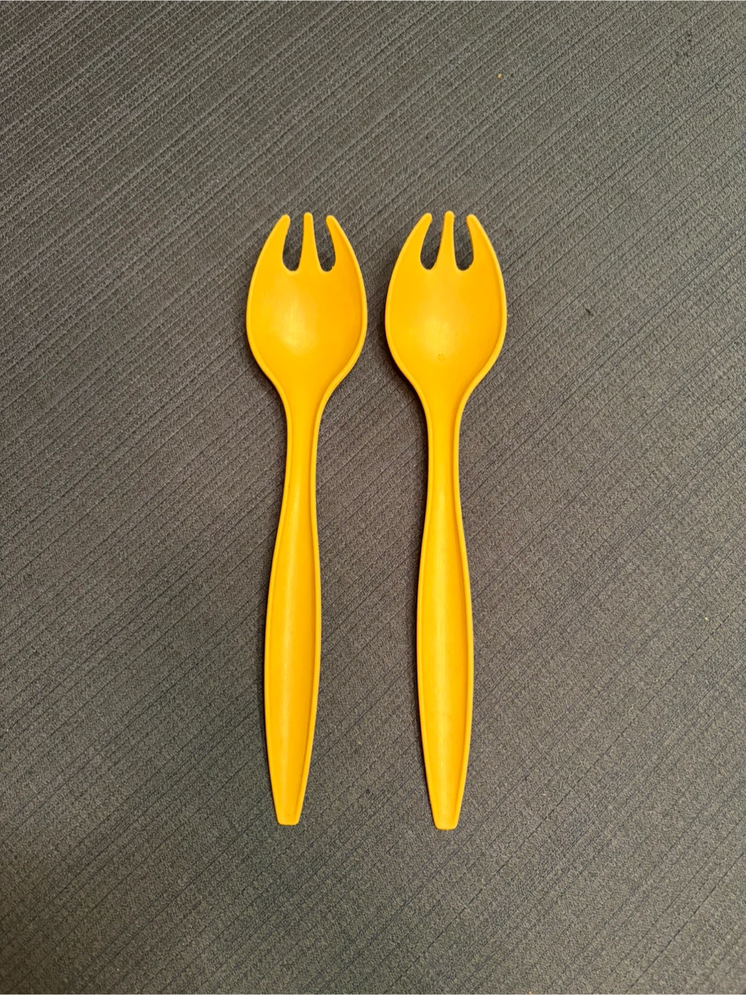 Tupperware Salad Servers Set - Yellow - photo 3