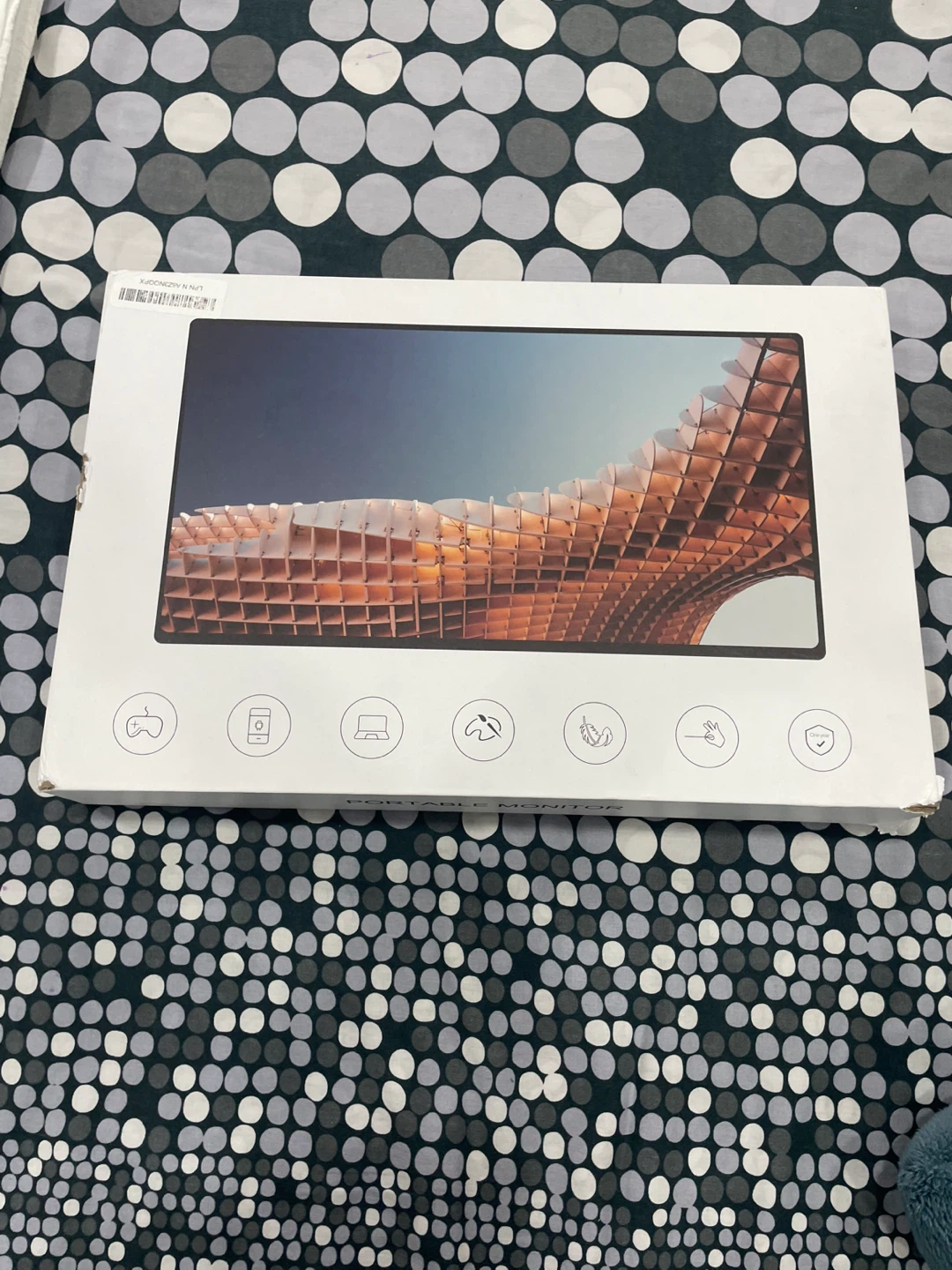 Aoc portable monitor with wires and box (open box) - photo 2