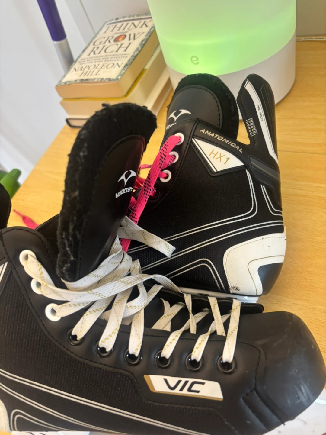 Vaughn HX1 Hockey Skates - Size US 6 - photo 2