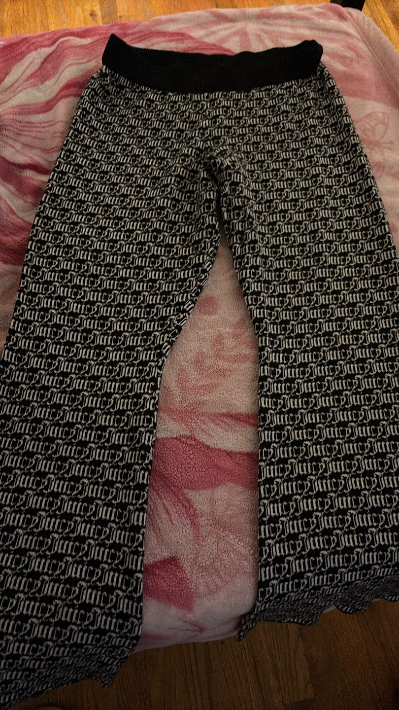Juicy Couture Black & White Logo Print Knit Pants - photo 2
