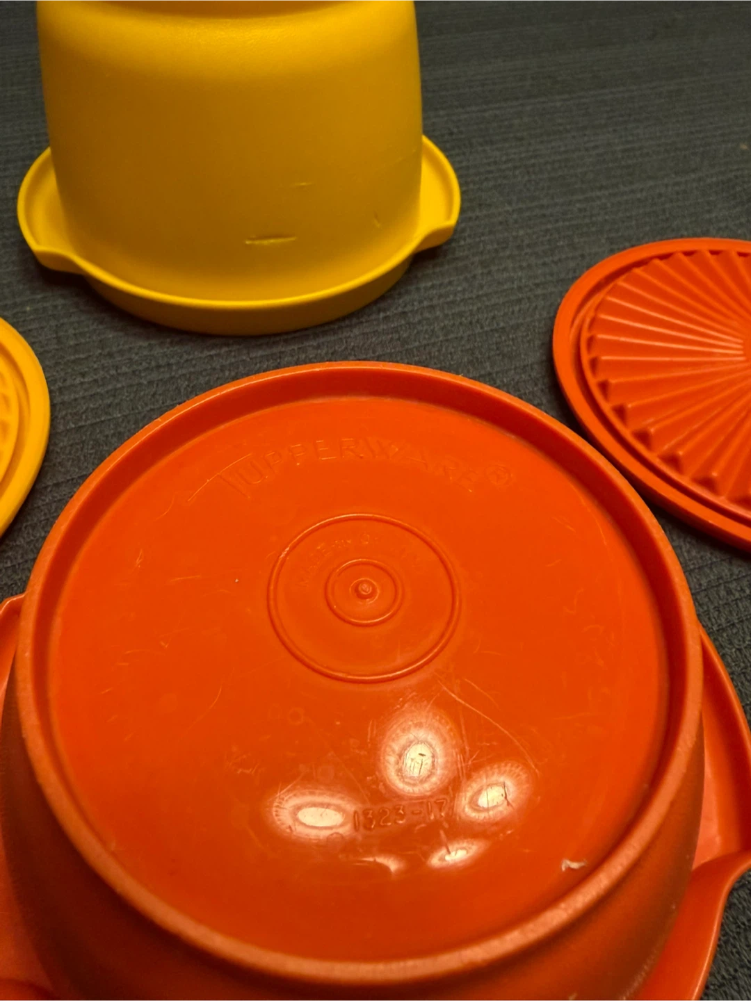 Tupperware Bowls with Lids - photo 5