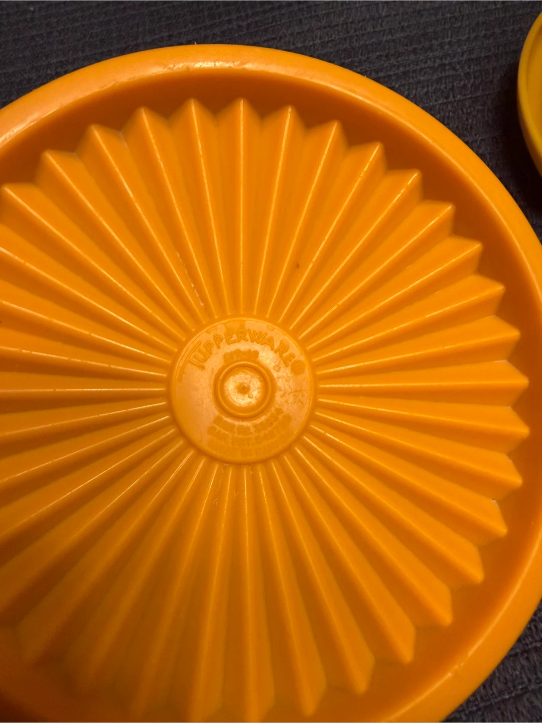 Tupperware Bowls with Lids - photo 4