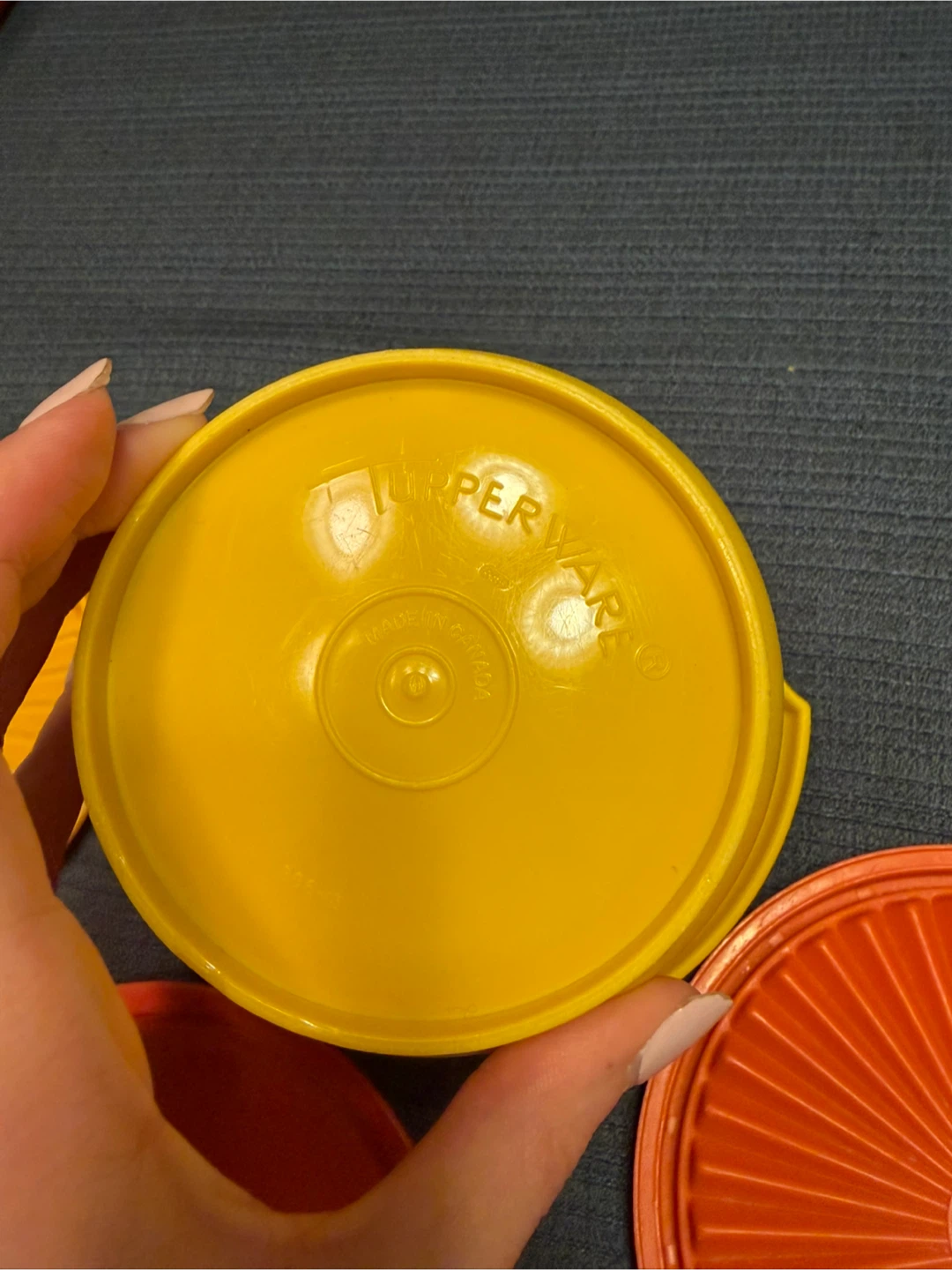 Tupperware Bowls with Lids - photo 2