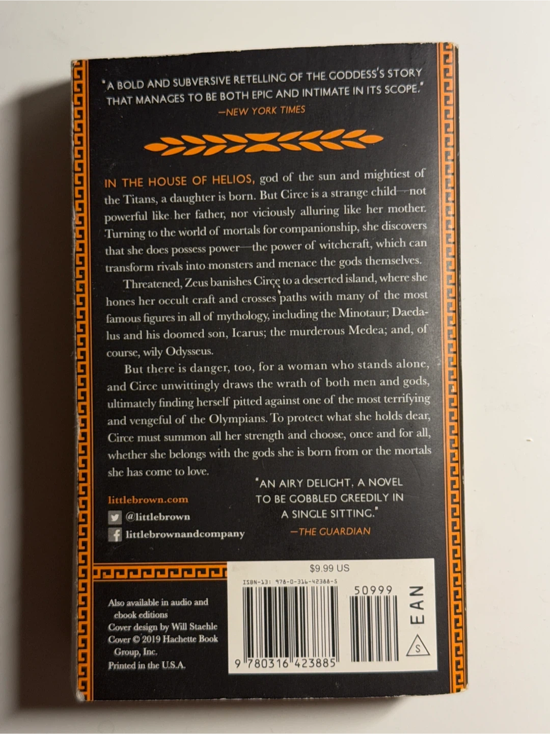 Circe by Madeline Miller: Greek Mythology Fantasy Book - photo 2