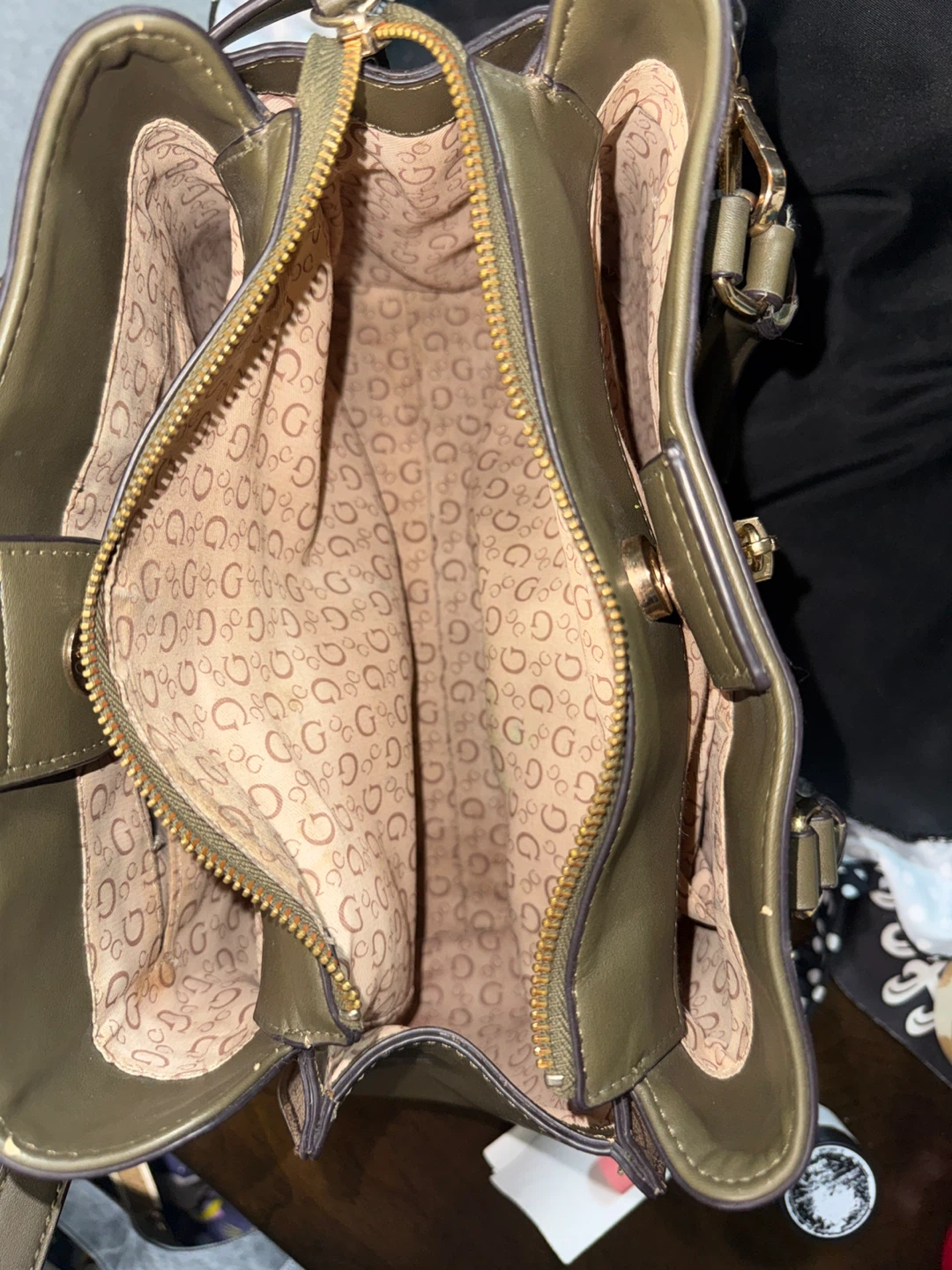 “Authentic Guess Monogram Tote Purse – Excellent Condition - photo 4