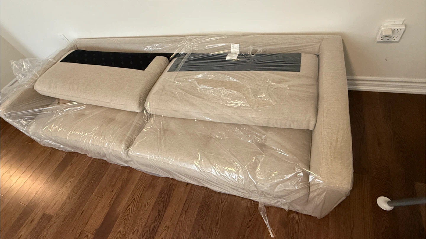 ✨ LUXURY EQ3 SOFA – NEW MADE IN CANADA 🇨🇦 ✨ - photo 2