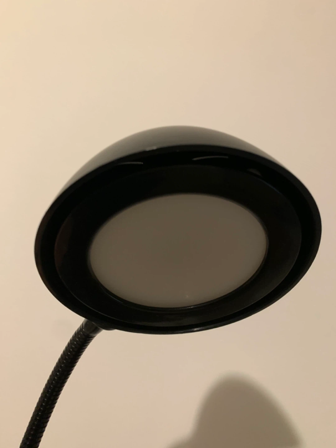 Clamp on reading lamp with USB cord - photo 2