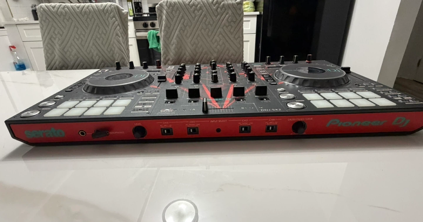 Pioneer DJ DDJ-SX2 DJ Controller with Serato - photo 3