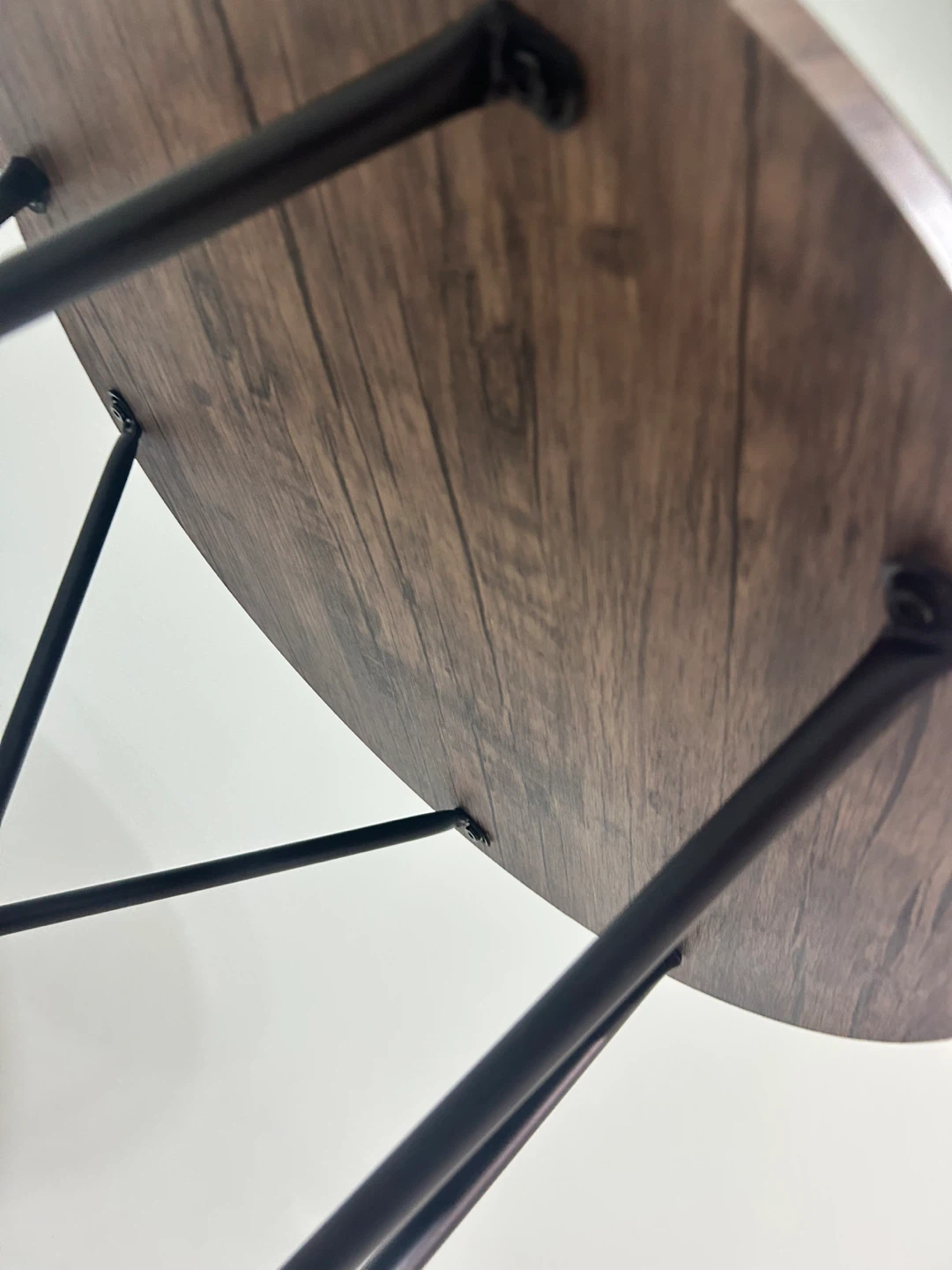 Small Round Side Table with Black Metal Legs - photo 5