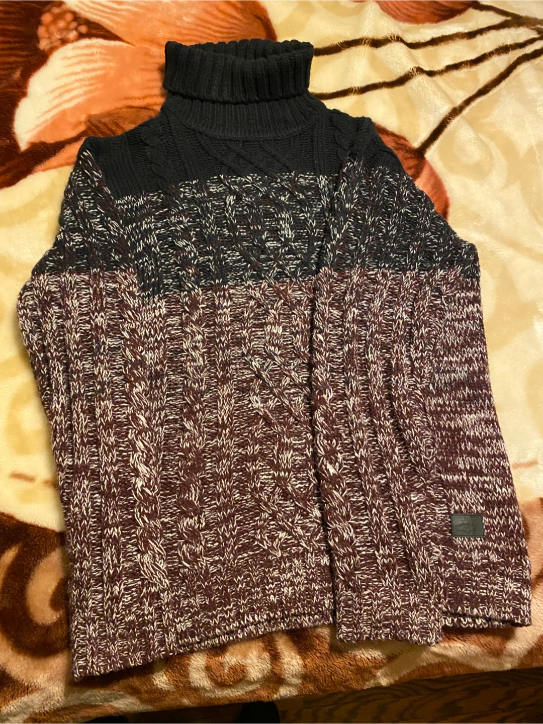 PROJEK TURTLENECK SWEATER