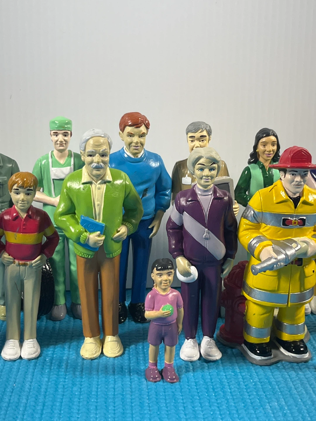 Vintage Toy Figures Assortment - photo 3