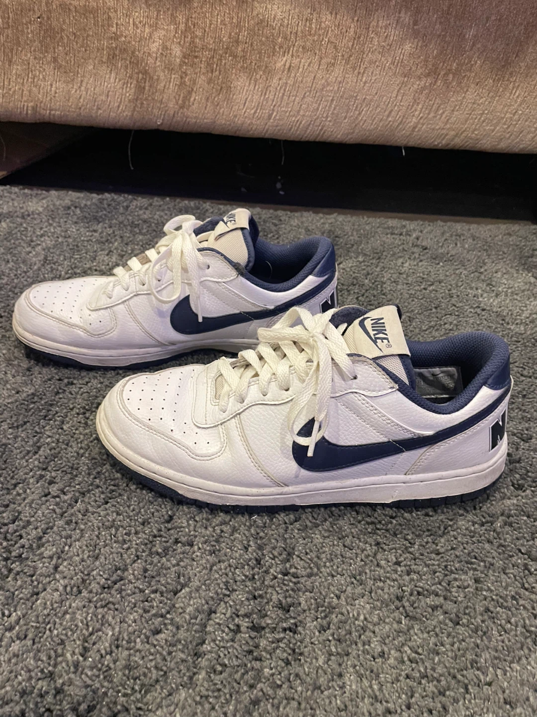 Nike White and Navy Sneakers - US Size 8.5