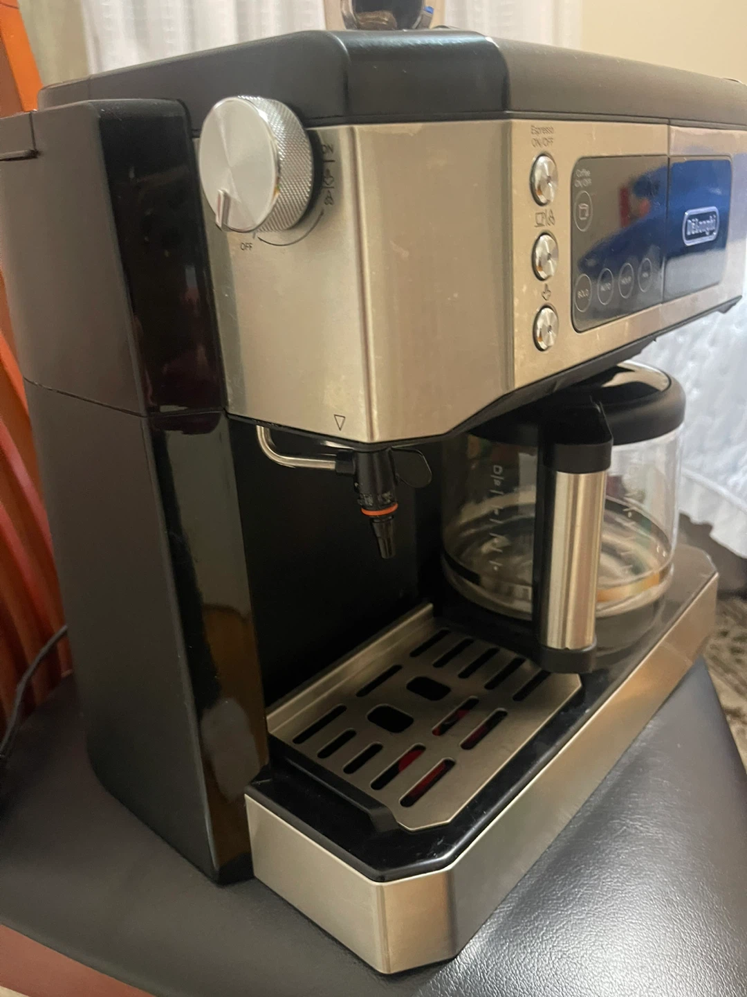 DeLonghi Coffee Machine with Carafe and Portafilter