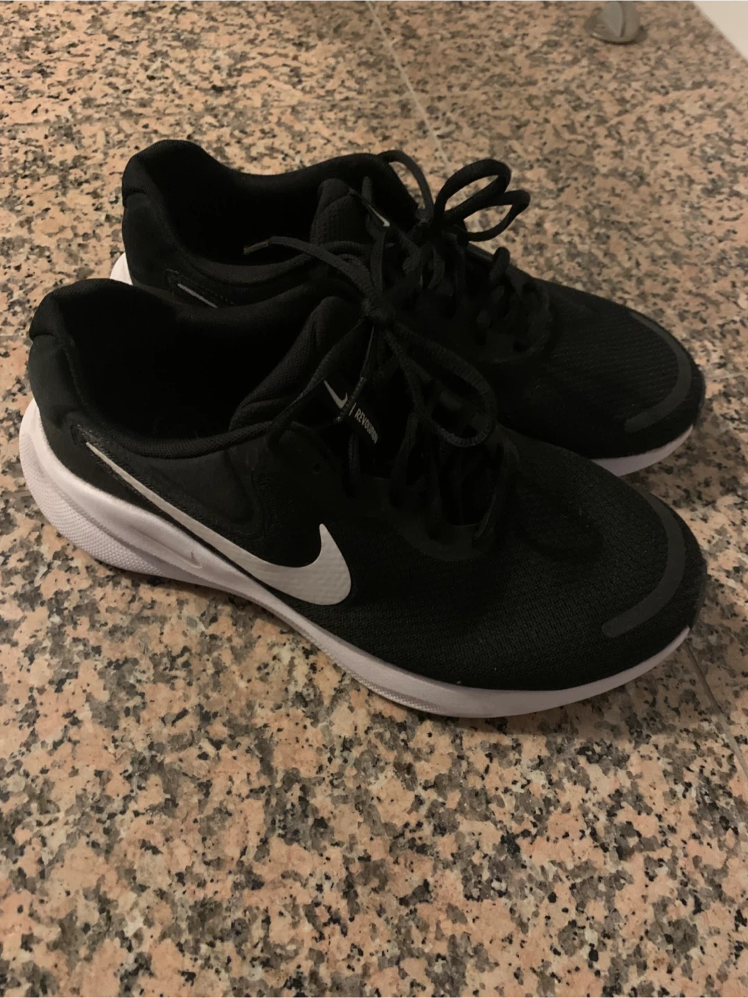 Men Nike Revolution 7 10.5 Wide