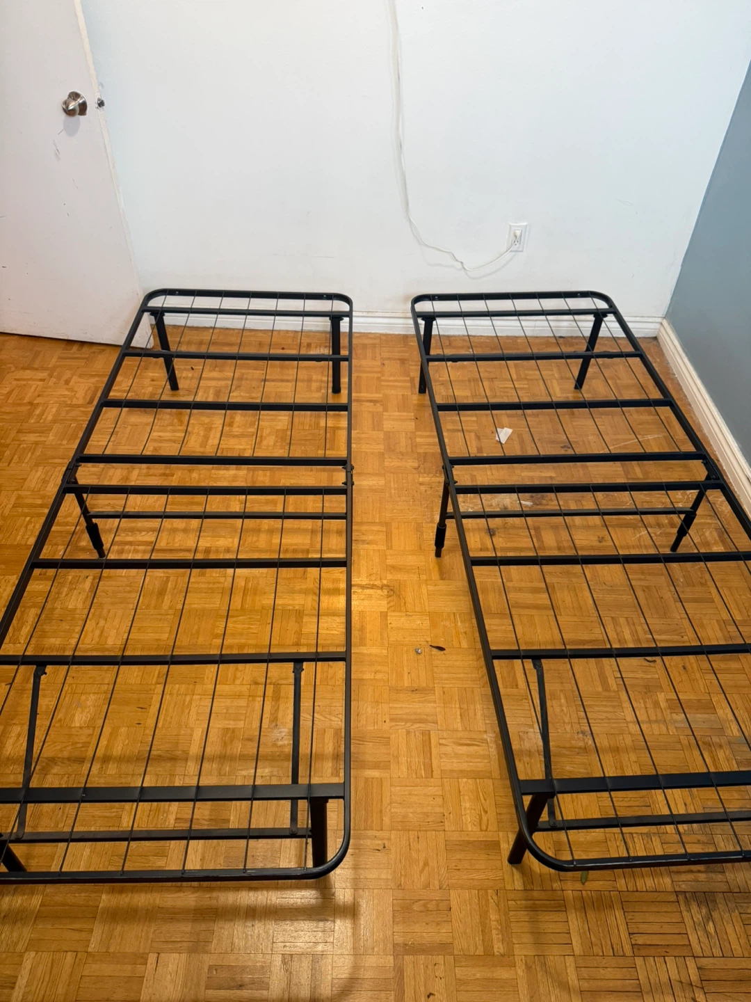 Folding Metal Bed Frame- Twin/Queen size - photo 2