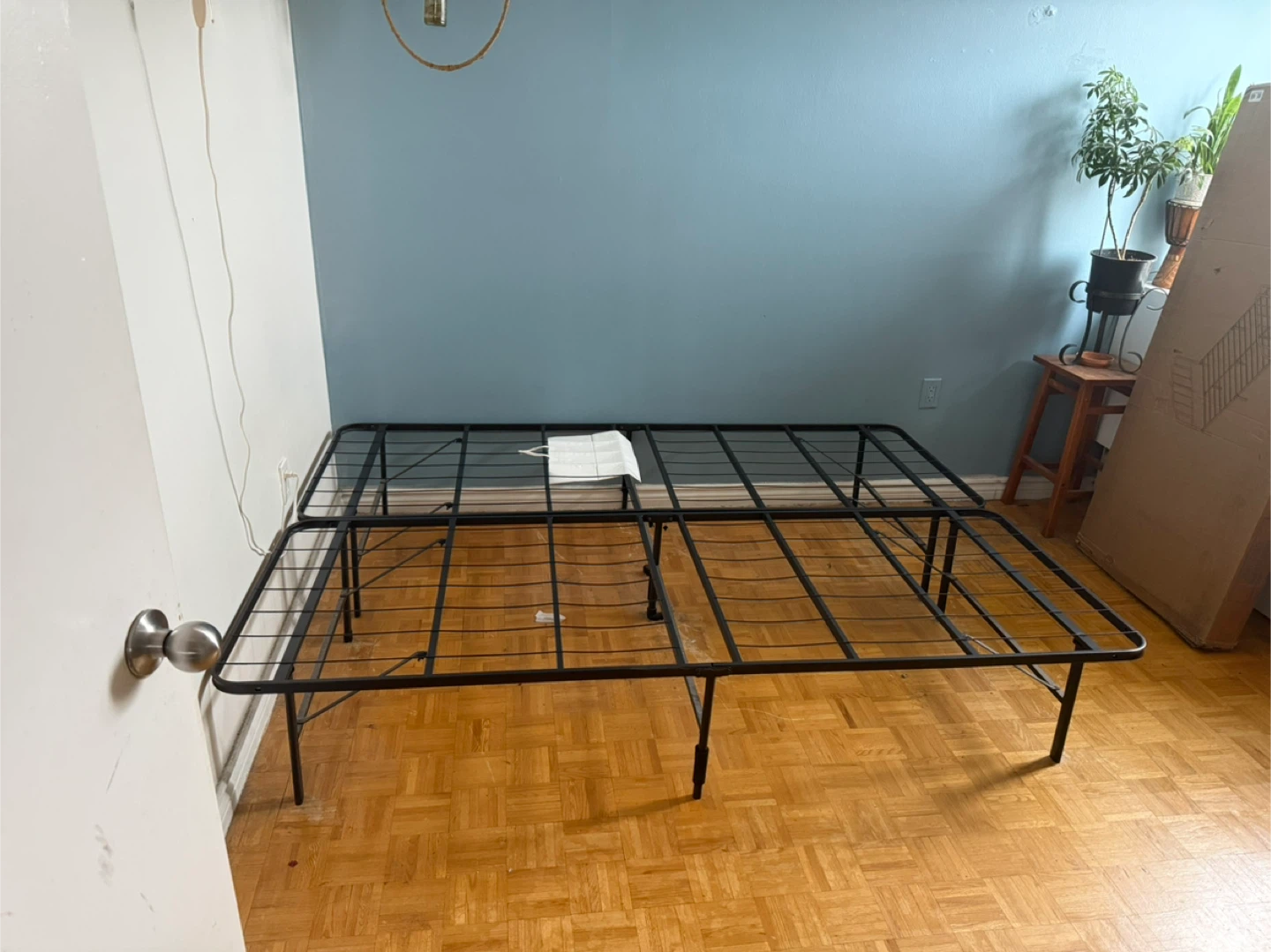 Folding Metal Bed Frame- Twin/Queen size - photo 4