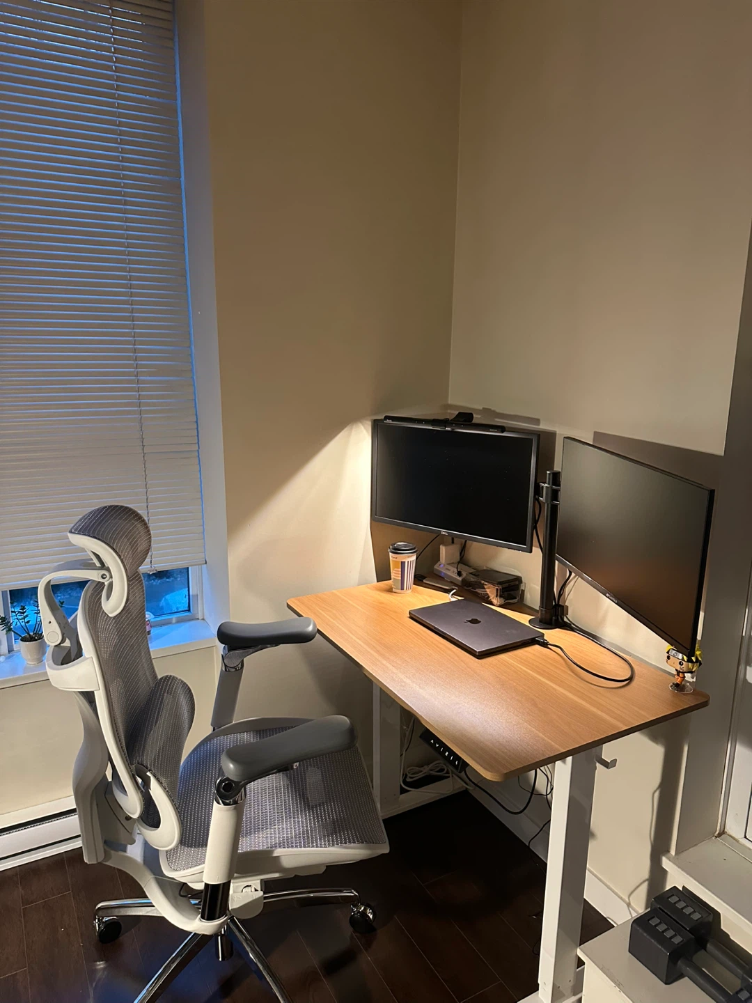 (Brand new) FlexiSpot Standing Desk - 40" x 24" Adjustable - photo 5
