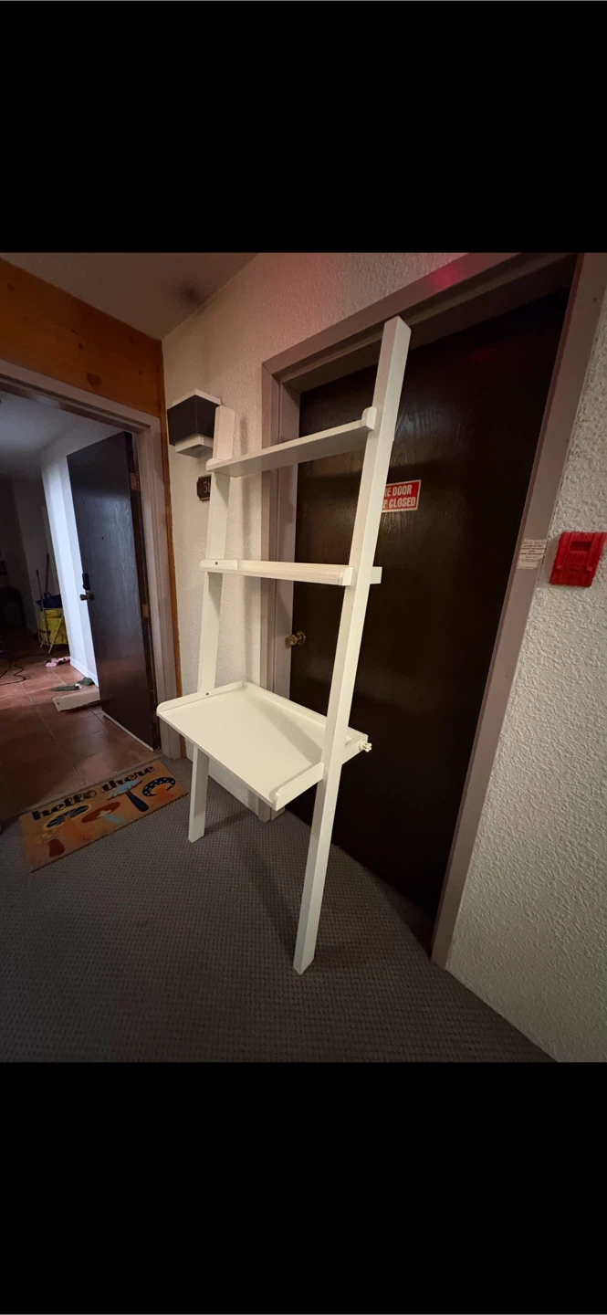 Leaning Desk/table