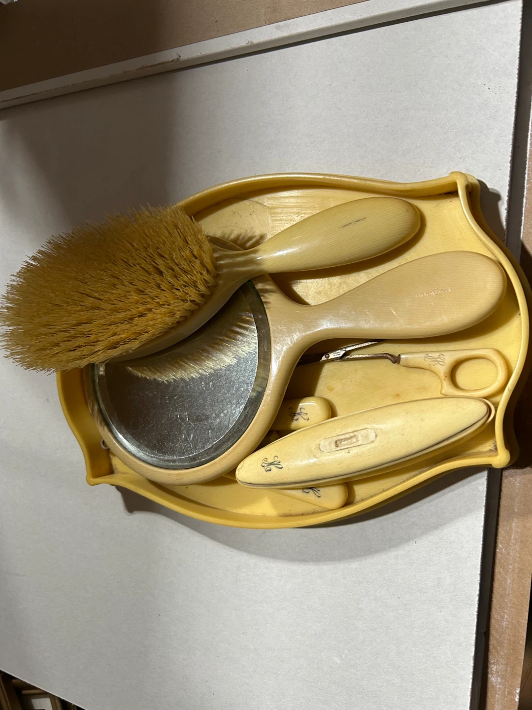 Vintage Vanity Set - 7 Piece Grooming Kit