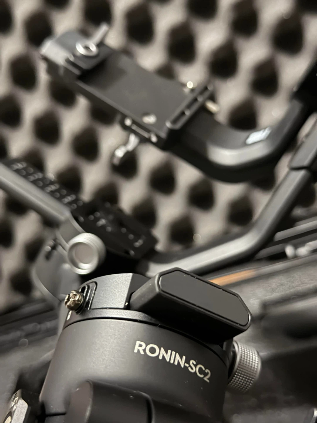 DJI Ronin-SC2 Gimbal Stabilizer with Case and Accessories - photo 3