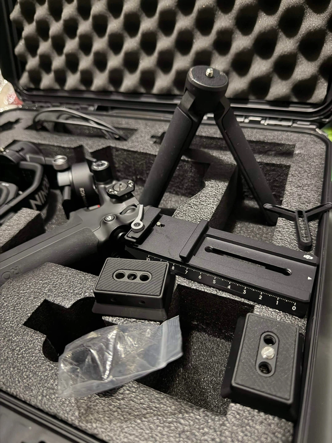 DJI Ronin-SC2 Gimbal Stabilizer with Case and Accessories - photo 5