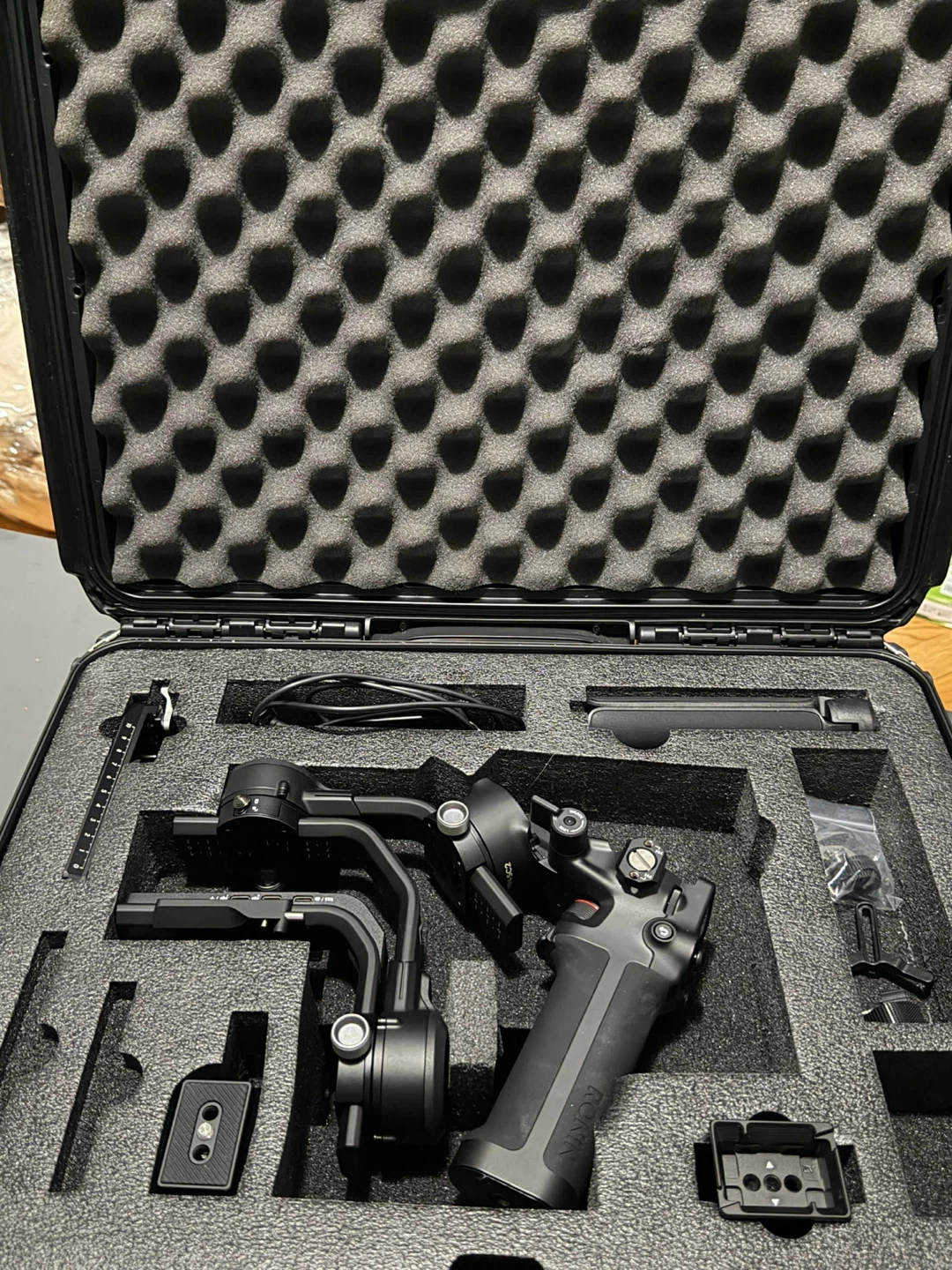 DJI Ronin-SC2 Gimbal Stabilizer with Case and Accessories - photo 2