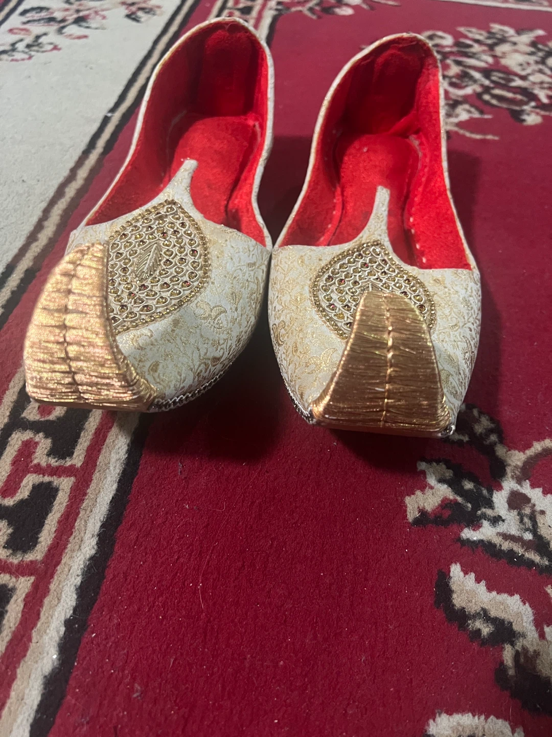 Embellished Jutti Mojari Shoes