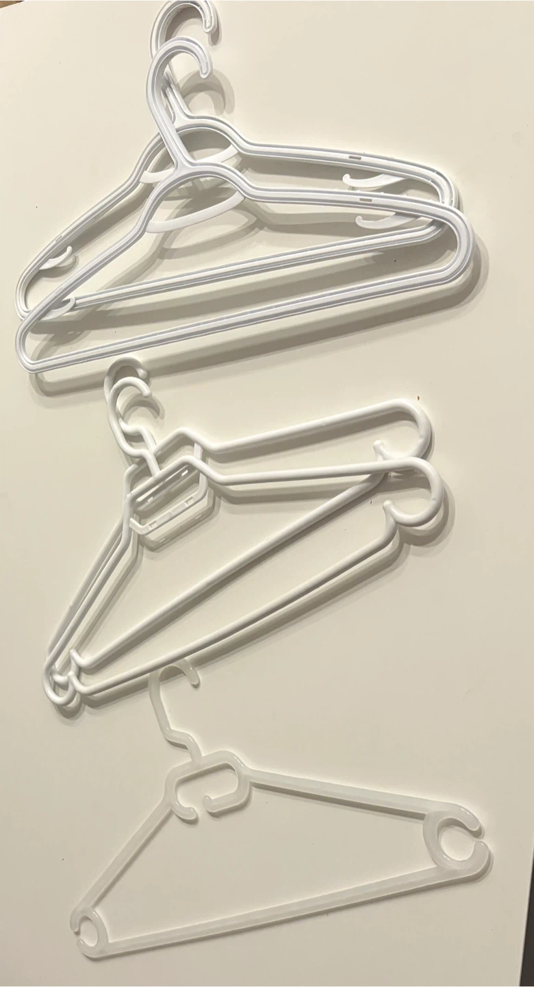 20 Assorted Plastic Hangers - photo 2