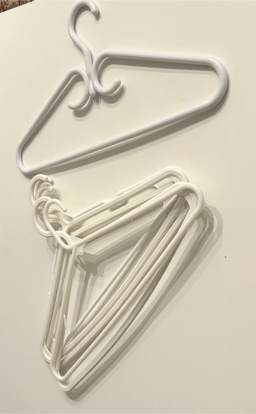 20 Assorted Plastic Hangers - photo 5