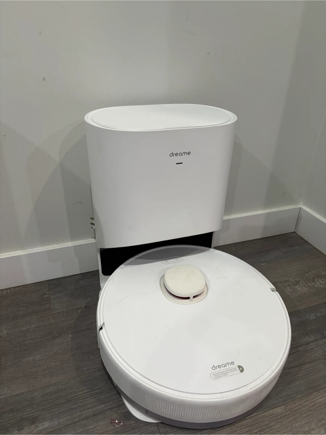Dreame Robot Vacuum and Docking Station - photo 2