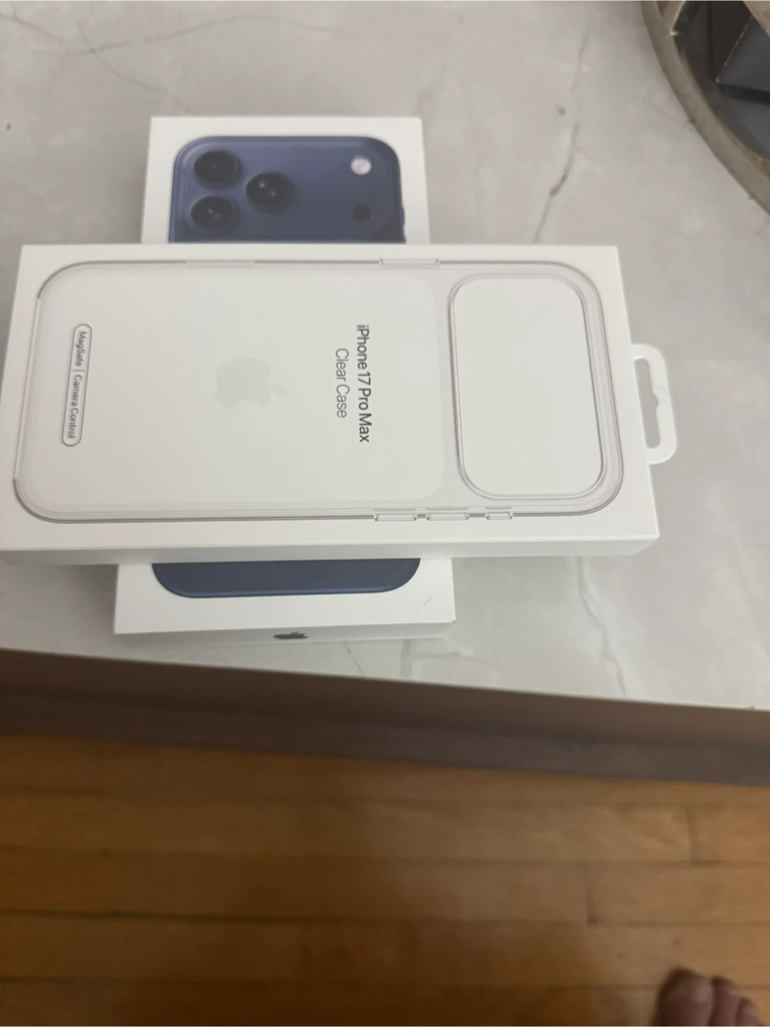 Apple iPhone 17 Pro Max Clear Case with MagSafe - photo 3