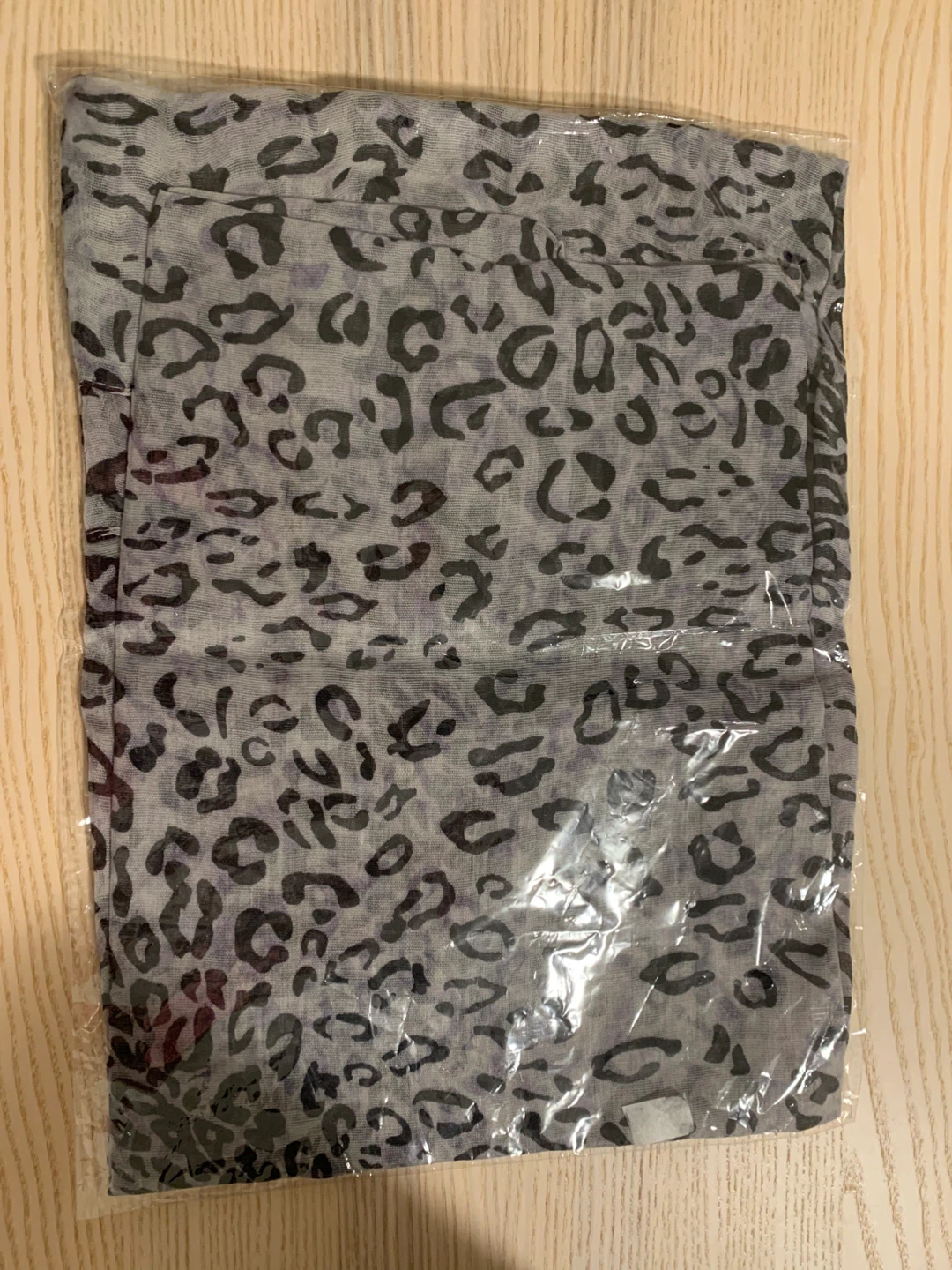 Lightweight Leopard Print Scarf - photo 2