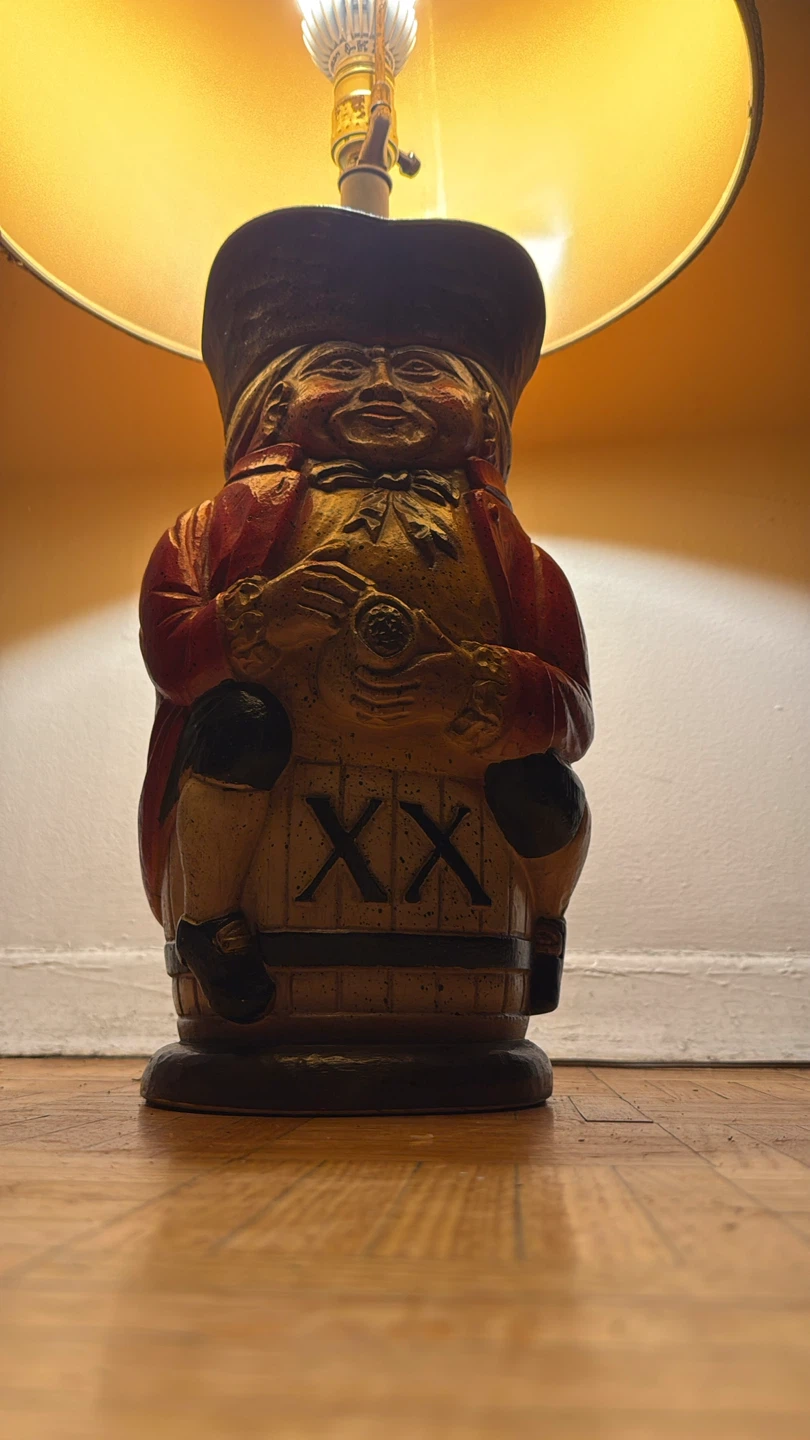 Vintage Bar / Pub Style Figurine Table Lamp - photo 5