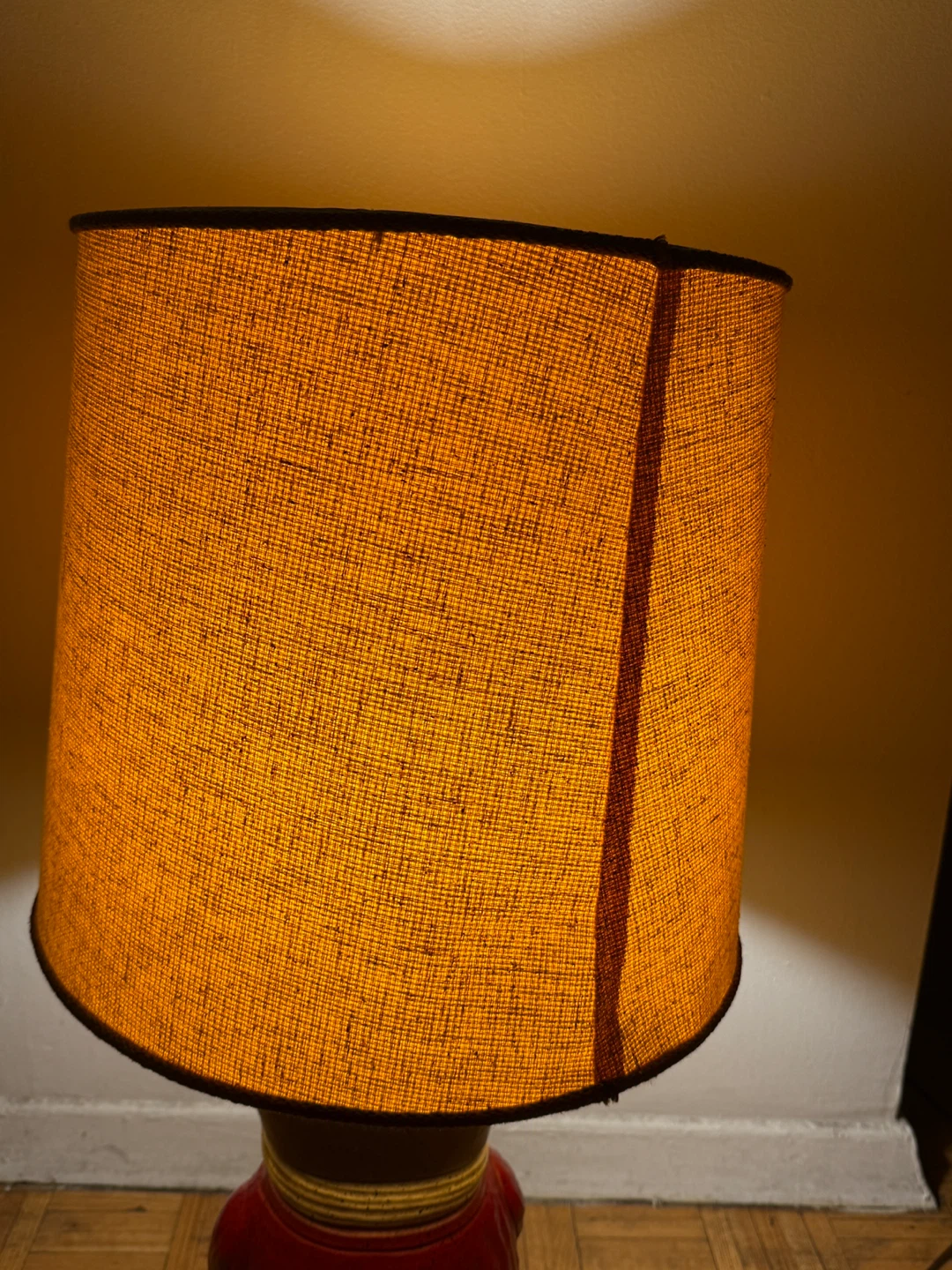 Vintage Bar / Pub Style Figurine Table Lamp