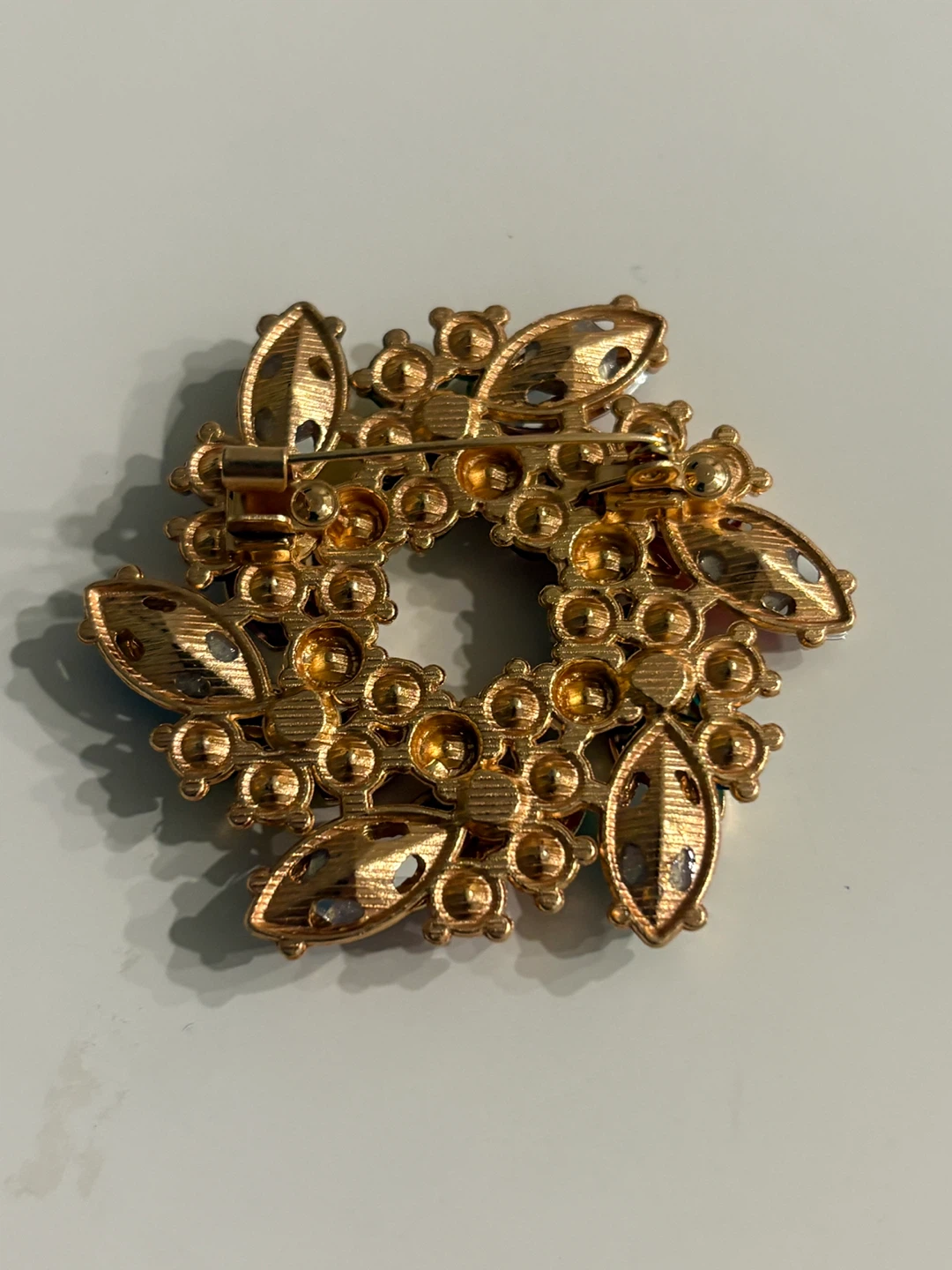 Beautiful Brooch with Assorted Coloured Gemstones - photo 2
