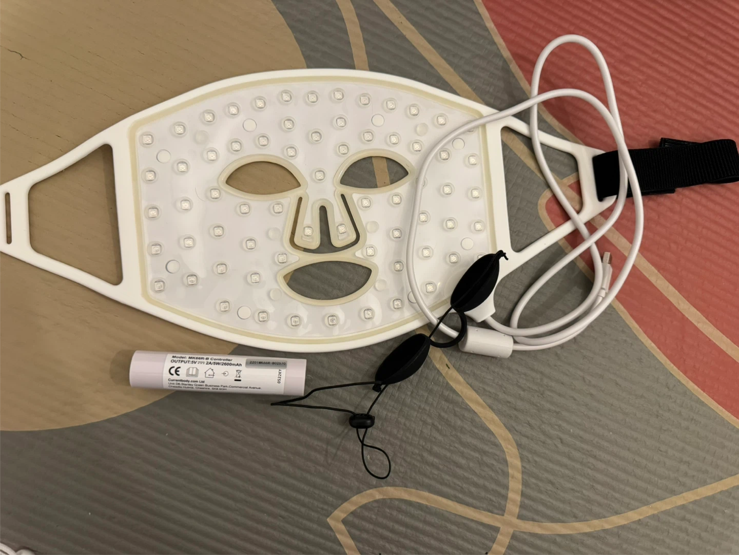 CurrentBody Skin LED Light Therapy Mask - photo 2