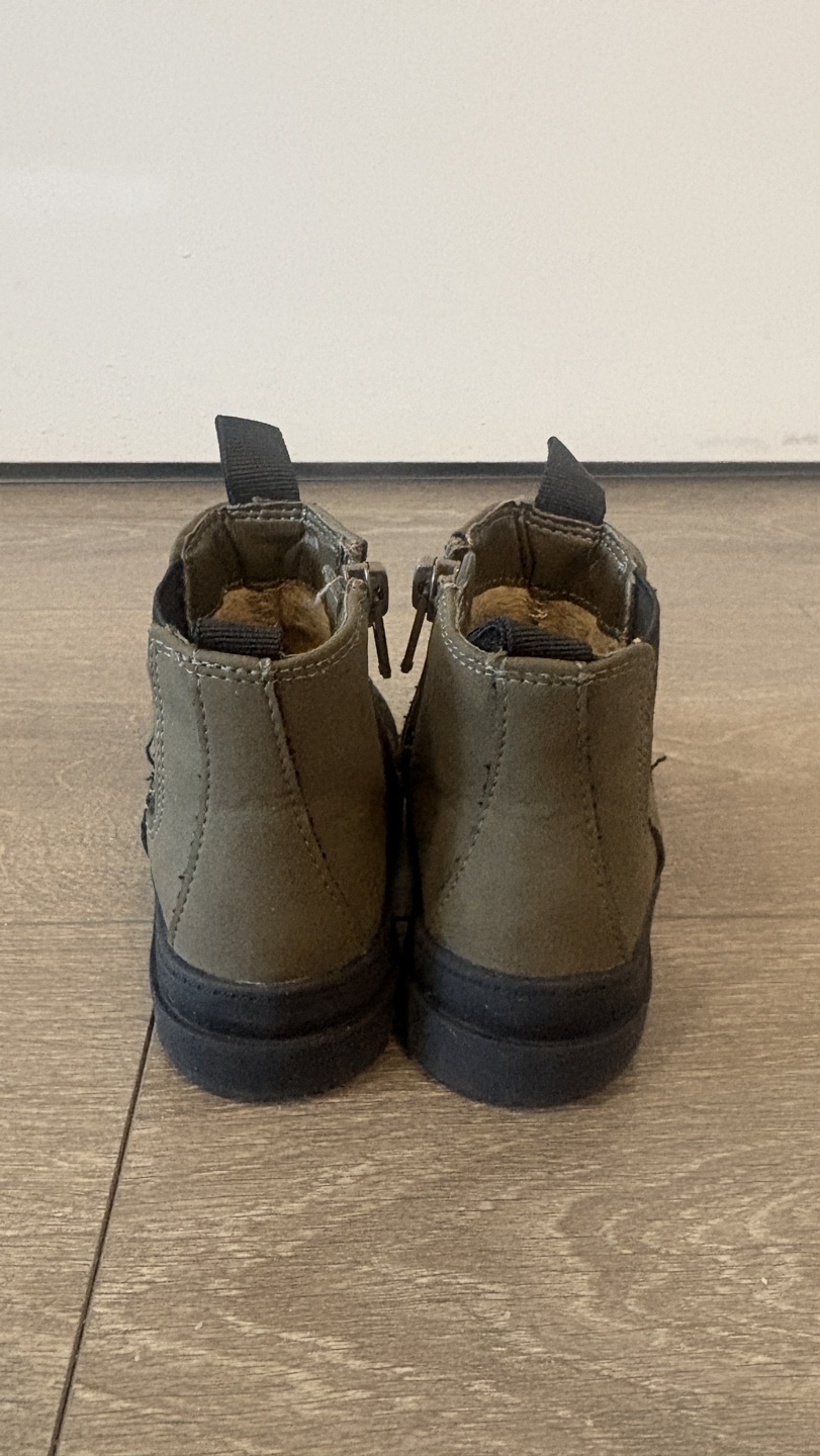 H&M Toddler Boots (Size 4–5) - photo 4