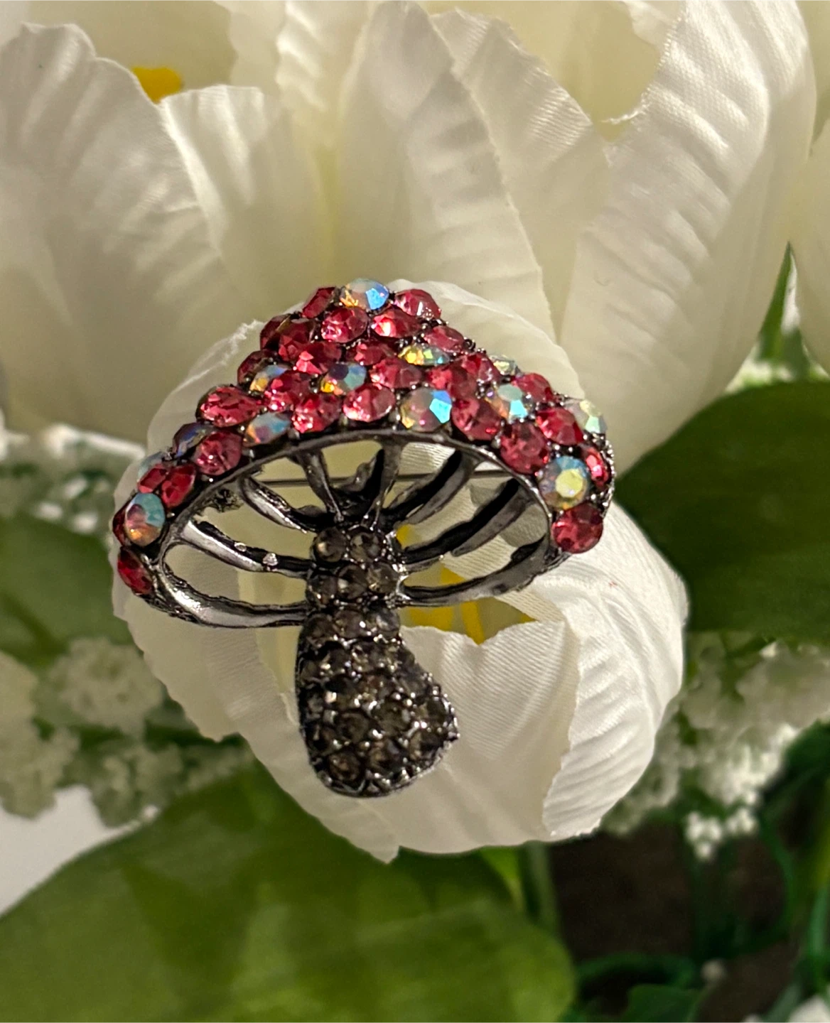 Sparkly Mushroom Brooch Pin!