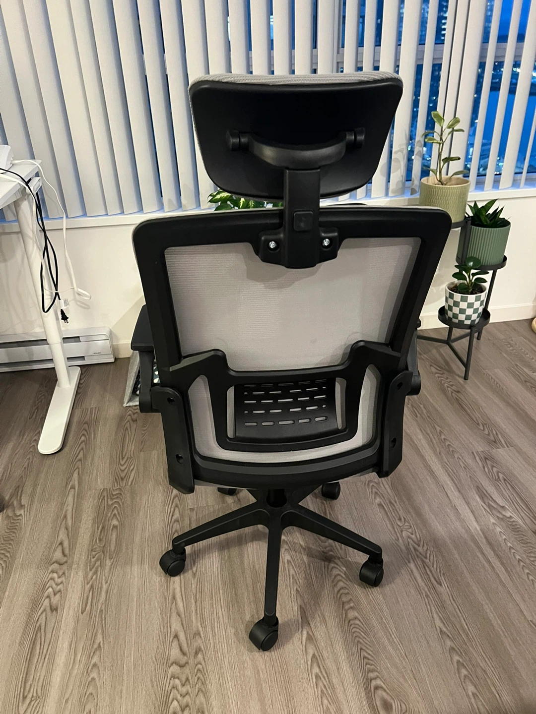 Ergonomic Mesh Office Chair - photo 2