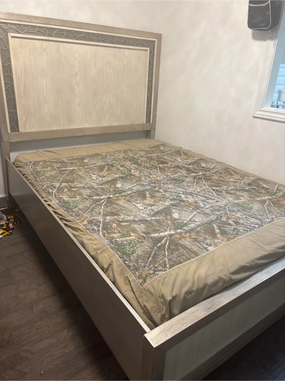 Queen sized Bed + Matress NEED GONE - photo 2