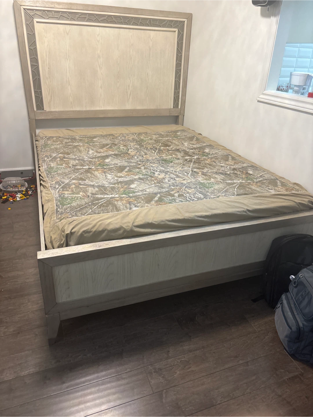 Queen sized Bed + Matress NEED GONE