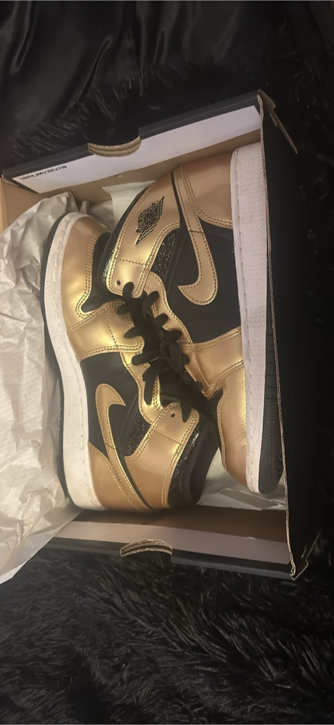 Air Jordan 1 Mid Gold Black Sneakers - photo 2