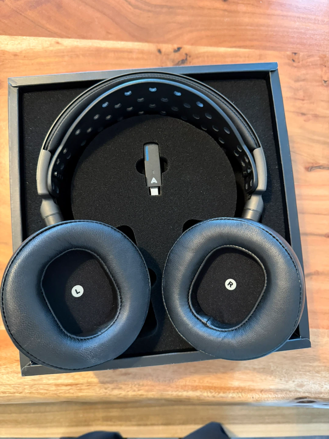 Audeze Maxwell Wireless Headset (PlayStation version) - photo 5
