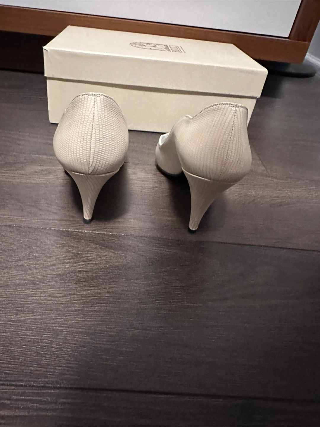 Stuart Weitzman classic cream / beige pumps heels size 4 - photo 5
