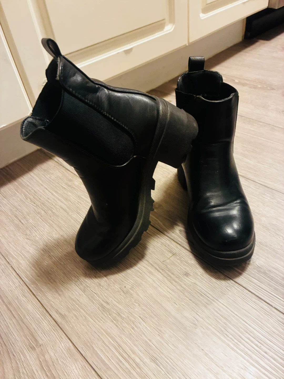 Black Chelsea Boots - photo 3