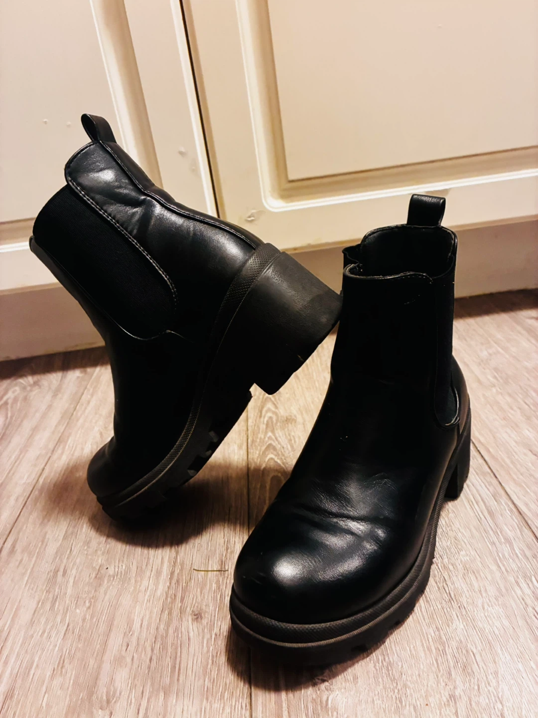 Black Chelsea Boots - photo 2