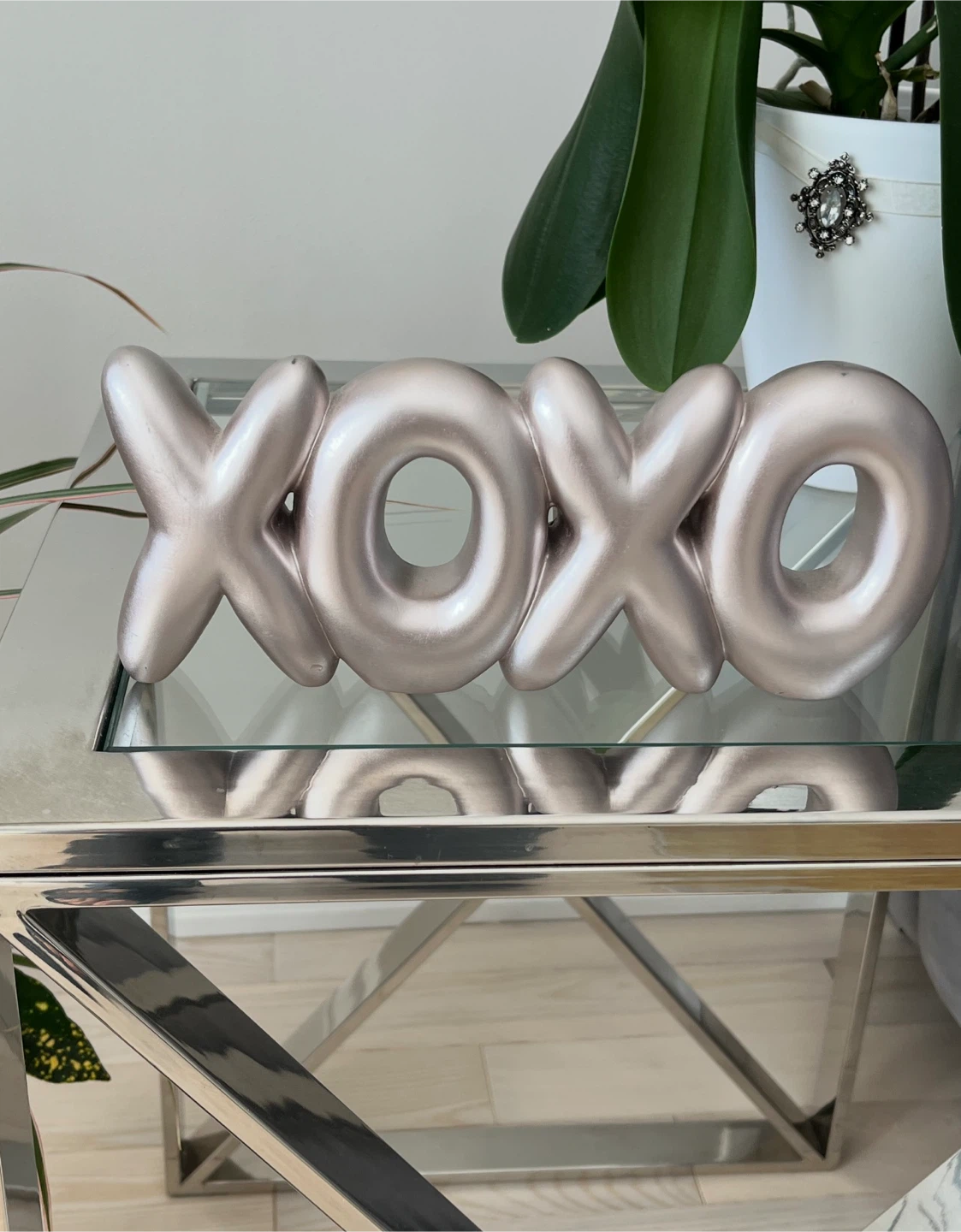 XOXO decor piece $10